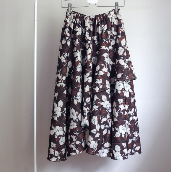 UNIQUE FIND!! Brown Floral Full Skirt - Picture 2 of 2